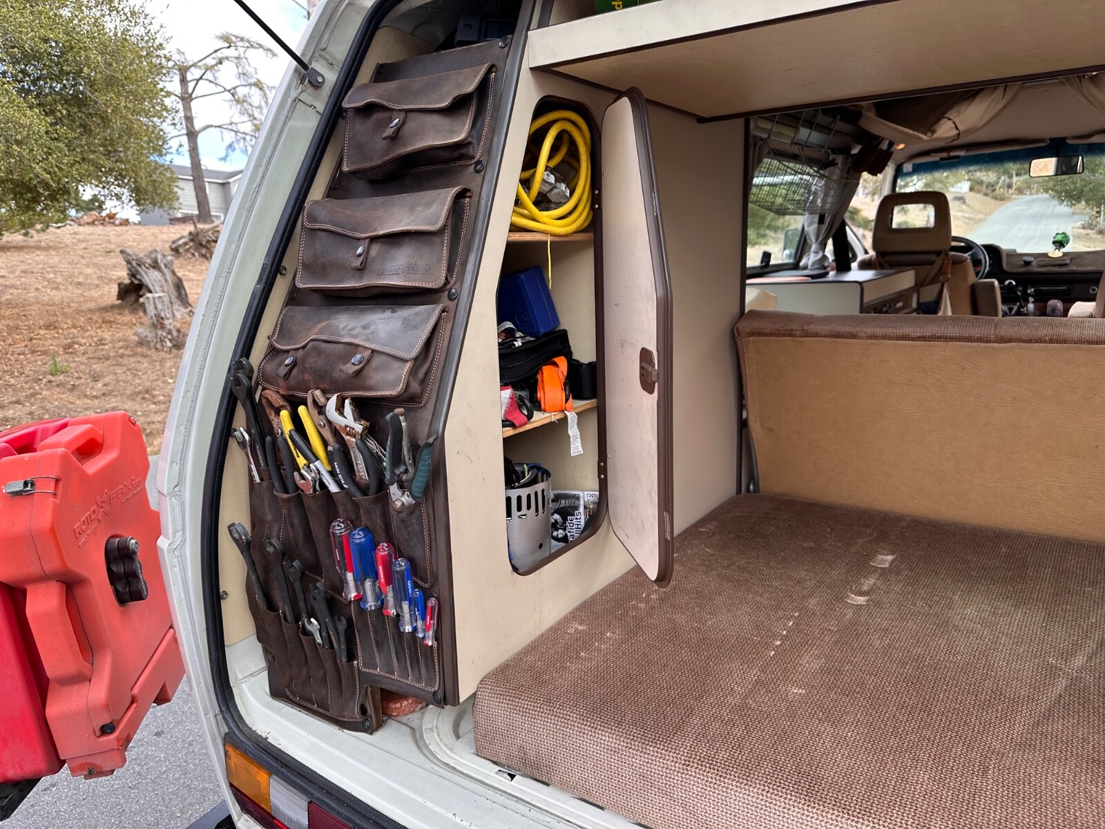 Volkswagen-BusVanagon-1985-Van-Camper-19