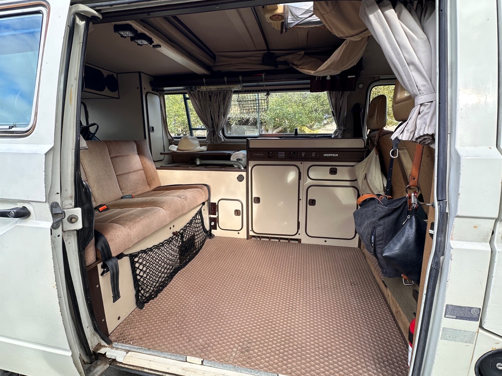 Volkswagen-BusVanagon-1985-Van-Camper-8