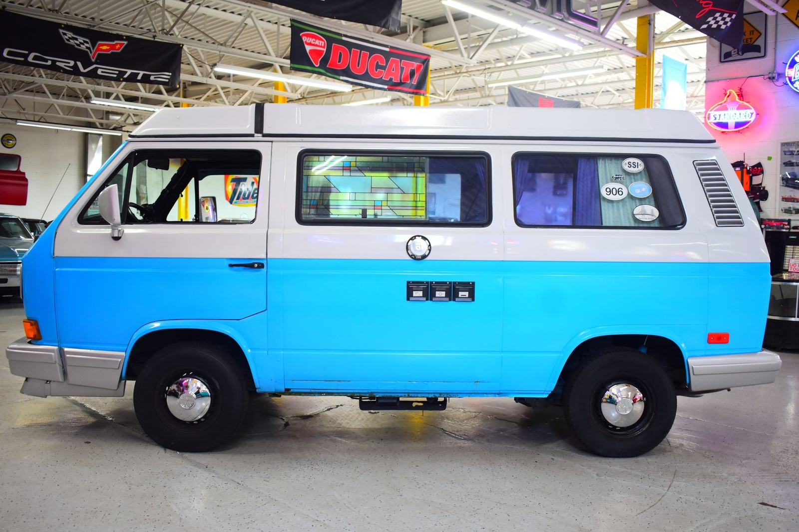 Volkswagen-BusVanagon-1989-Coupe-13