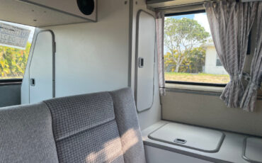 Volkswagen-BusVanagon-1991-Van-Camper-32
