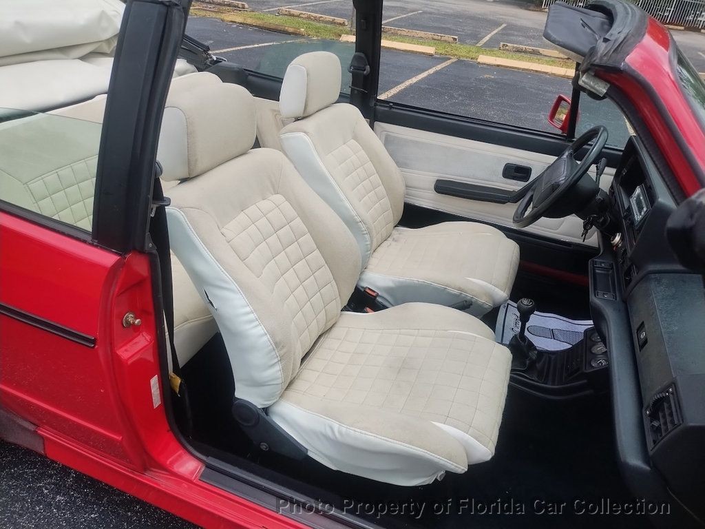 Volkswagen-Cabrio-1990-10
