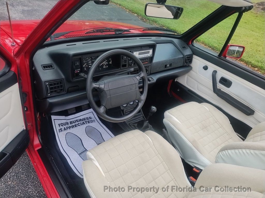 Volkswagen-Cabrio-1990-6