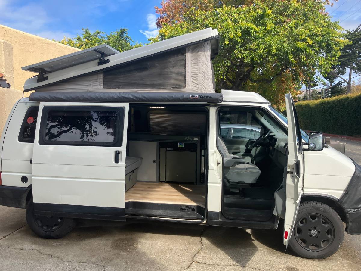 Volkswagen-Eurovan-camper-1995-white-1