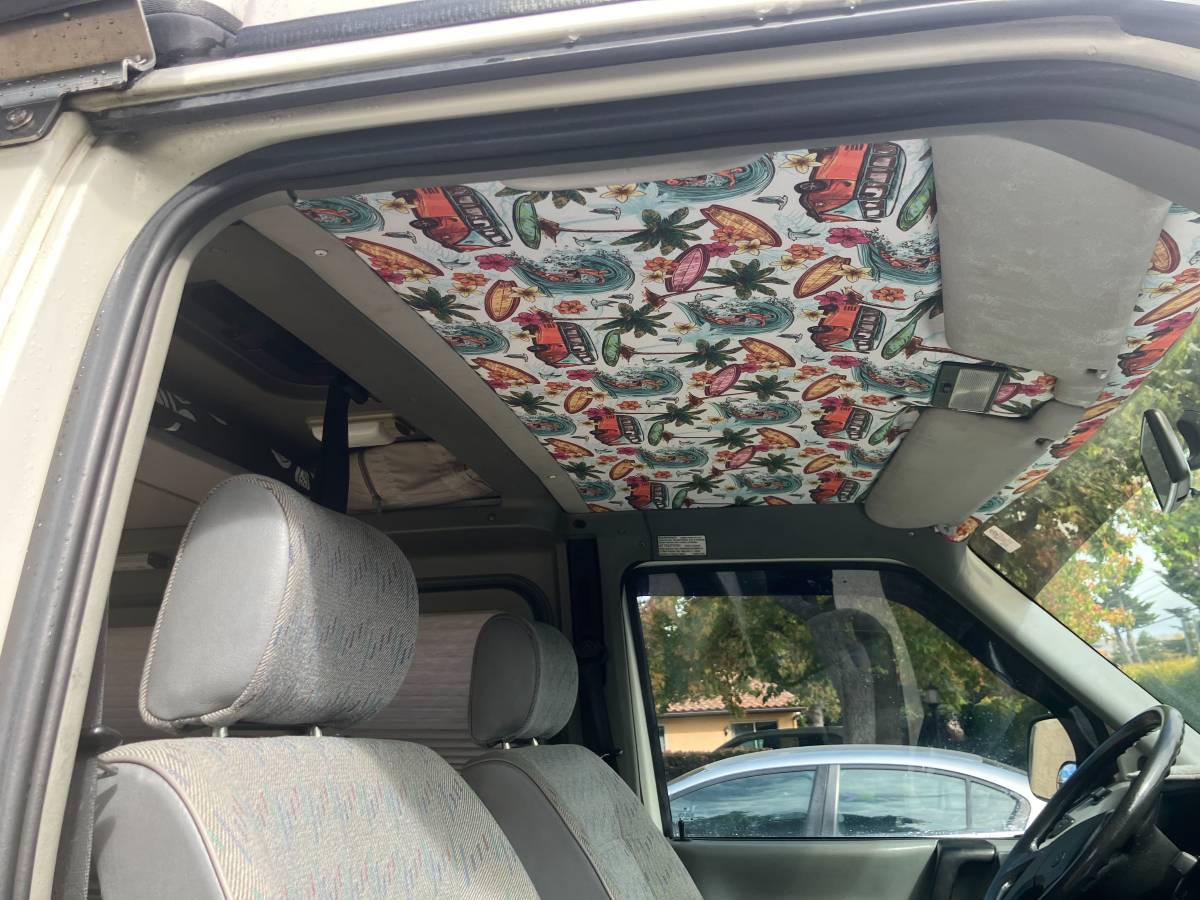 Volkswagen-Eurovan-camper-1995-white-10