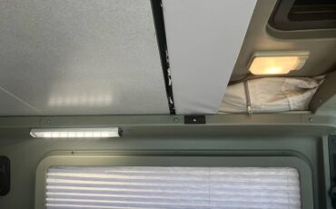 Volkswagen-Eurovan-camper-1995-white-16