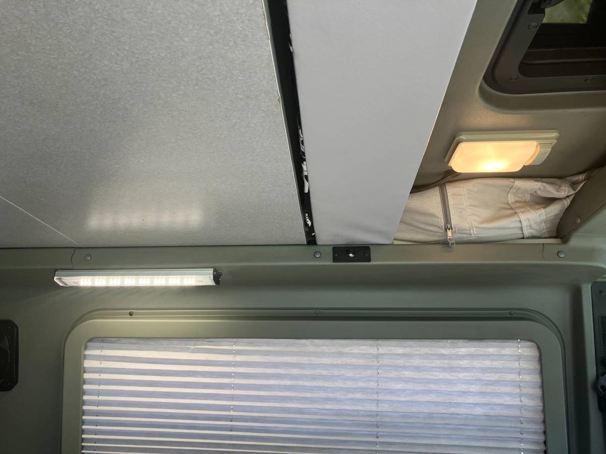 Volkswagen-Eurovan-camper-1995-white-16
