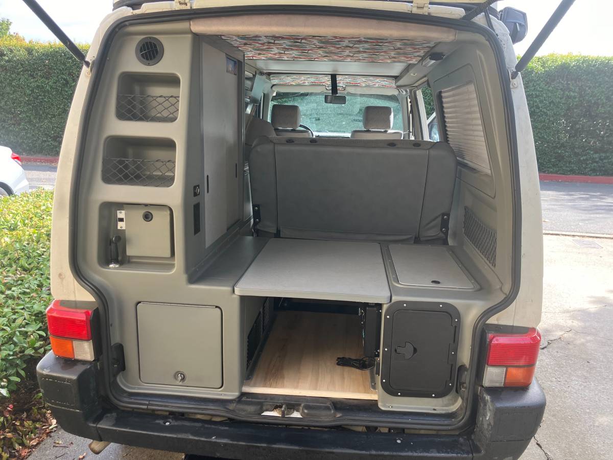 Volkswagen-Eurovan-camper-1995-white-21