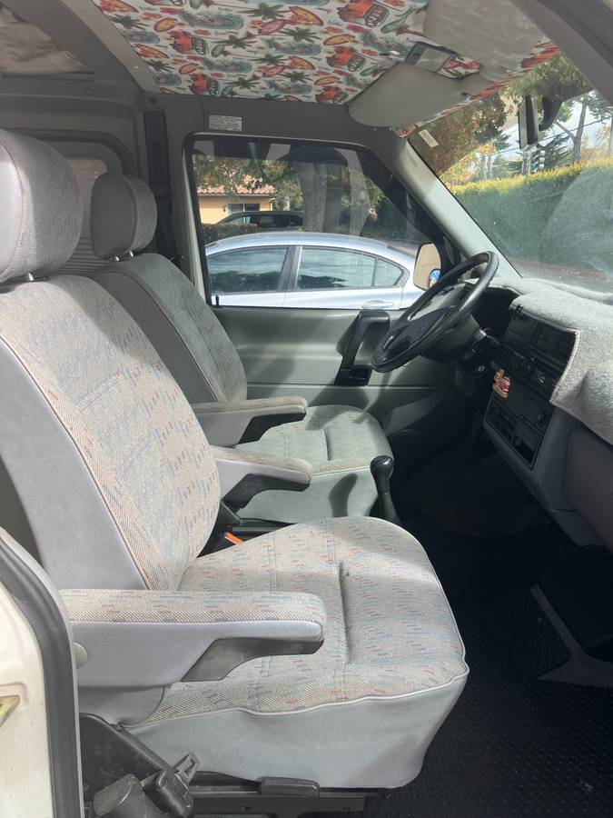 Volkswagen-Eurovan-camper-1995-white-22