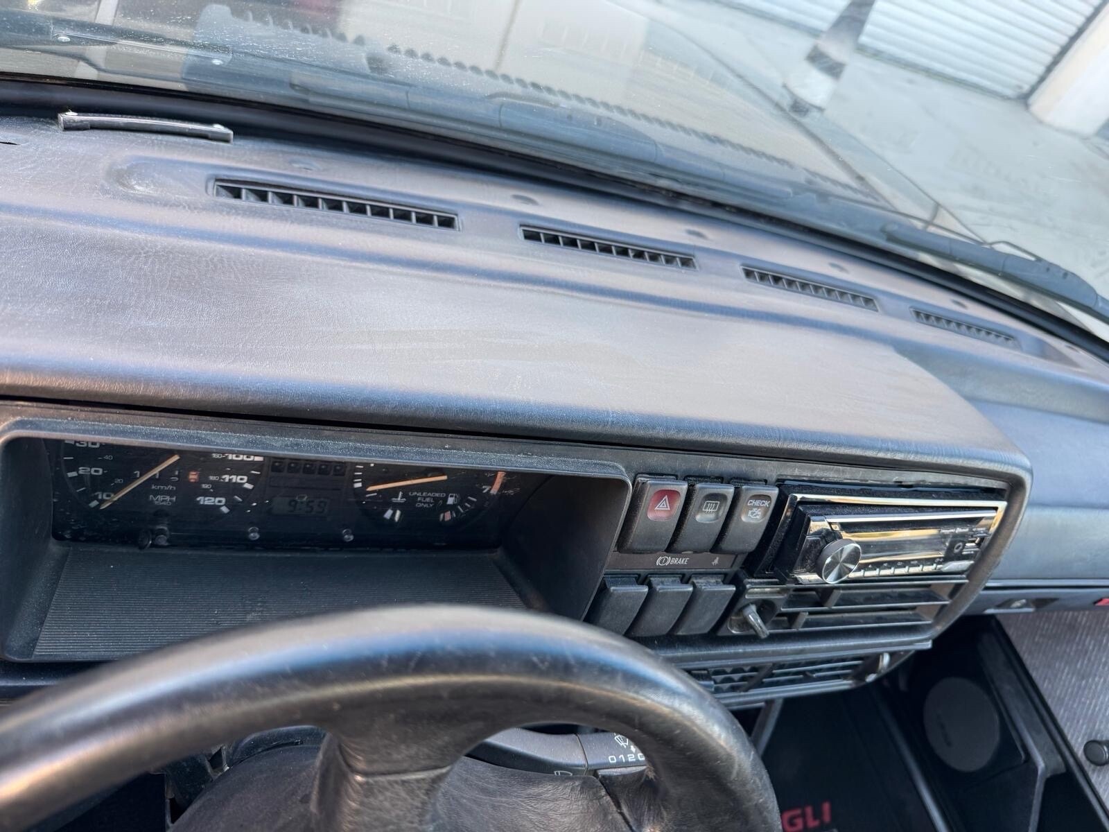 Volkswagen-Jetta-1988-17