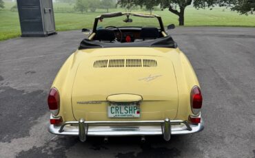 Volkswagen-Karmann-Ghia-1970-1
