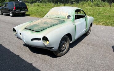 Volkswagen-Karmann-Ghia-1971-Coupe-1