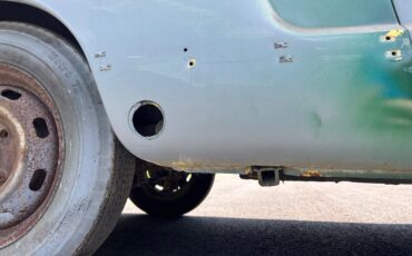 Volkswagen-Karmann-Ghia-1971-Coupe-10
