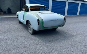 Volkswagen-Karmann-Ghia-1971-Coupe-3