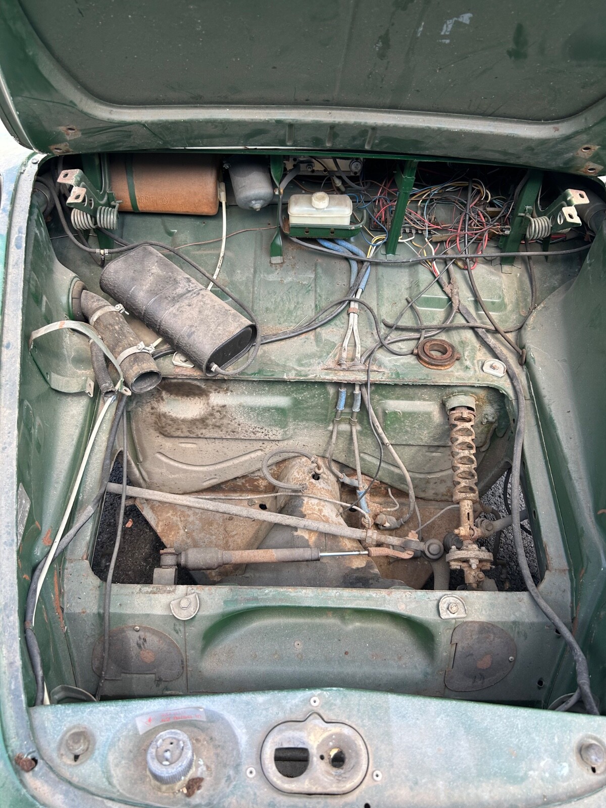 Volkswagen-Karmann-Ghia-1971-Coupe-5