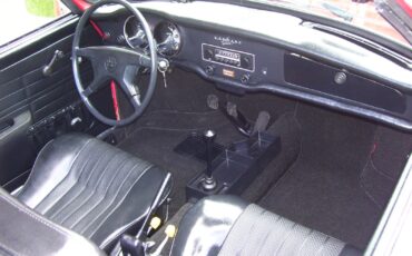 Volkswagen-Karmann-Ghia-1974-Convertible-11