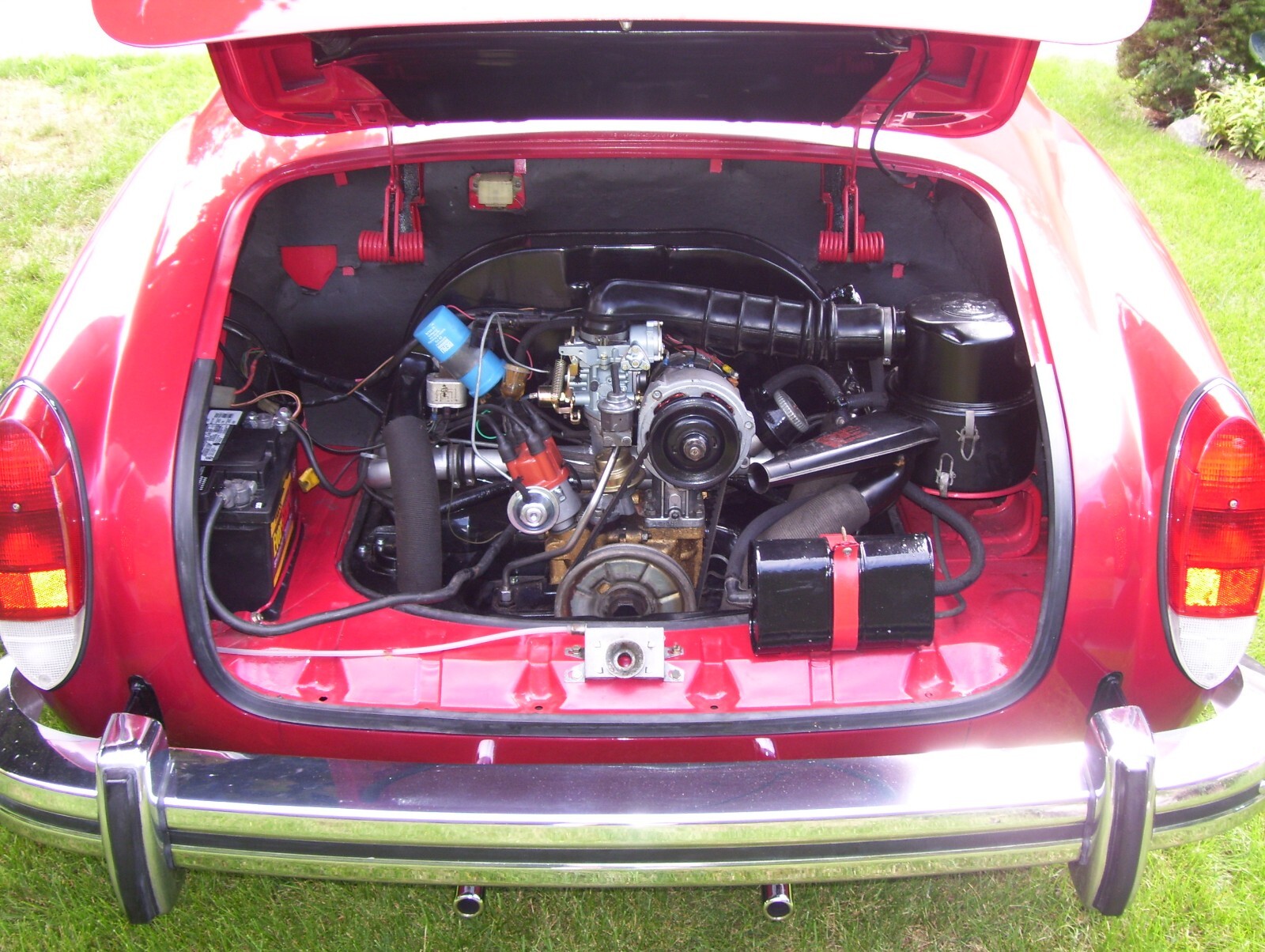 Volkswagen-Karmann-Ghia-1974-Convertible-5
