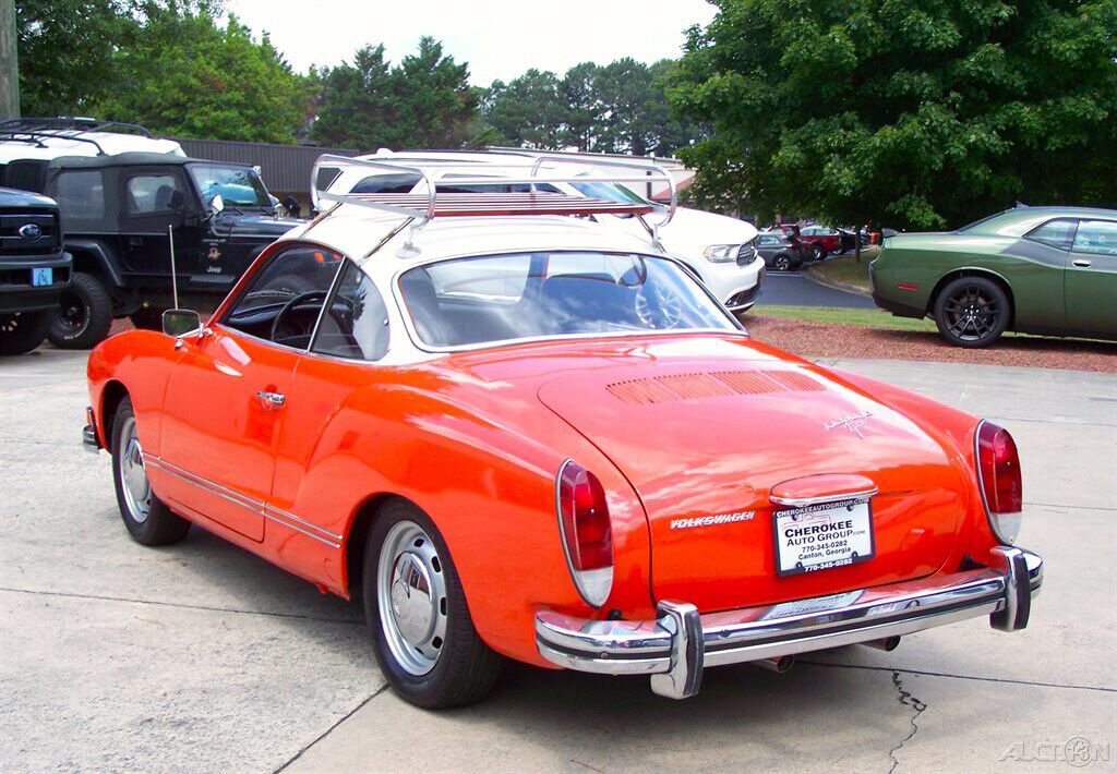 Volkswagen-Karmann-Ghia-1974-Coupe-1