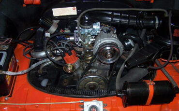 Volkswagen-Karmann-Ghia-1974-Coupe-10