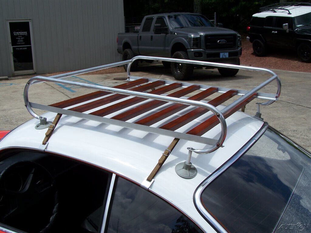 Volkswagen-Karmann-Ghia-1974-Coupe-12