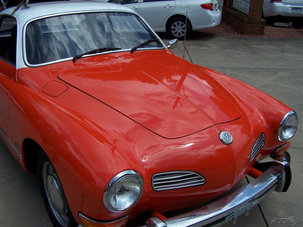 Volkswagen-Karmann-Ghia-1974-Coupe-16