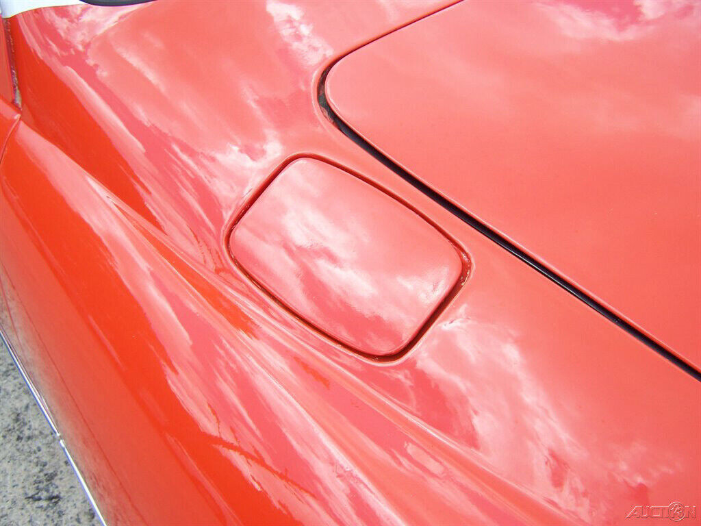Volkswagen-Karmann-Ghia-1974-Coupe-22