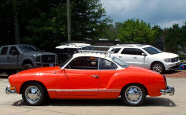 Volkswagen-Karmann-Ghia-1974-Coupe-4