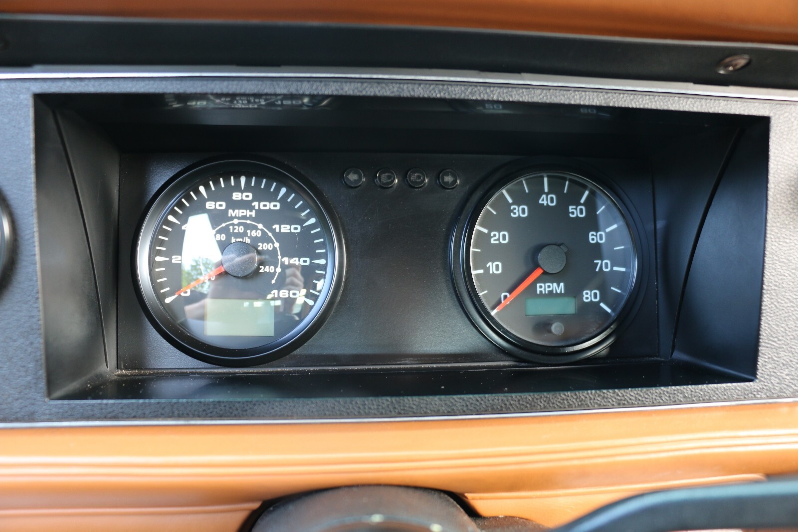 Volkswagen-Rabbit-1984-Hatchback-32