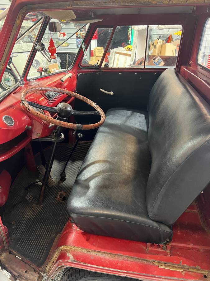 Volkswagen-Single-cab-bus-1962-red-7