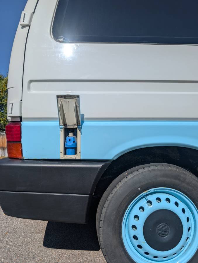 Volkswagen-T4-caravelle-hi-top-camper-van-diesel-1992-18