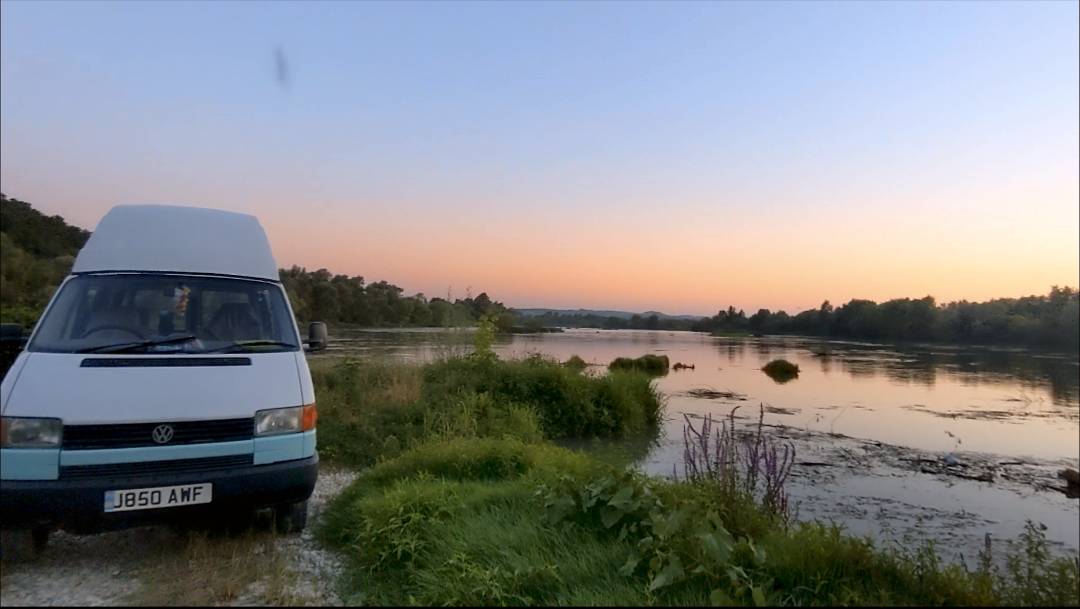 Volkswagen-T4-caravelle-hi-top-camper-van-diesel-1992-22