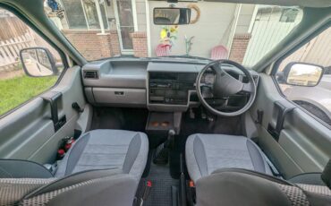 Volkswagen-T4-caravelle-hi-top-camper-van-diesel-1992-4