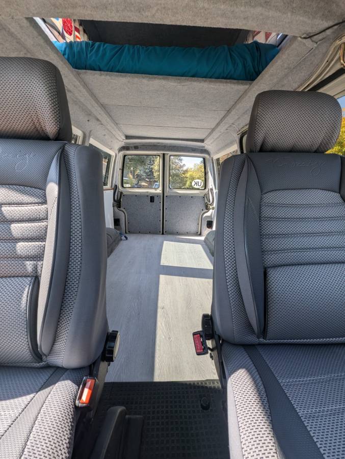 Volkswagen-T4-caravelle-hi-top-camper-van-diesel-1992-6