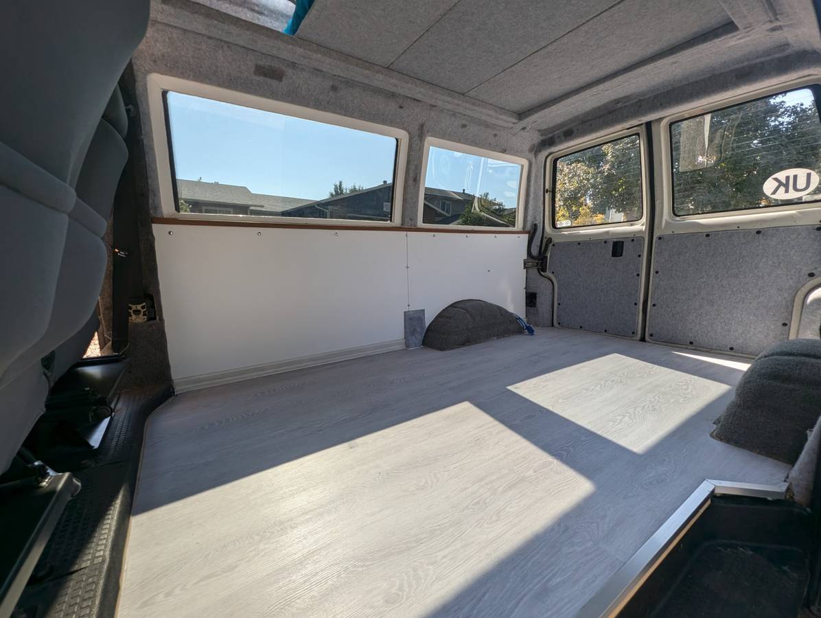 Volkswagen-T4-caravelle-hi-top-camper-van-diesel-1992-9