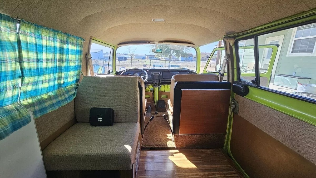 Volkswagen-Transporter-1973-4