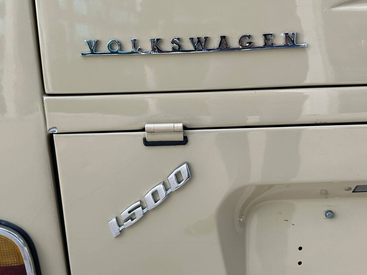 Volkswagen-Type-II-1972-11