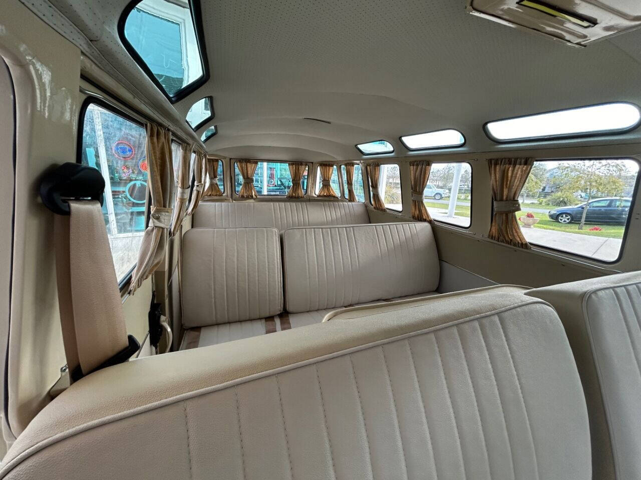 Volkswagen-Type-II-1972-21