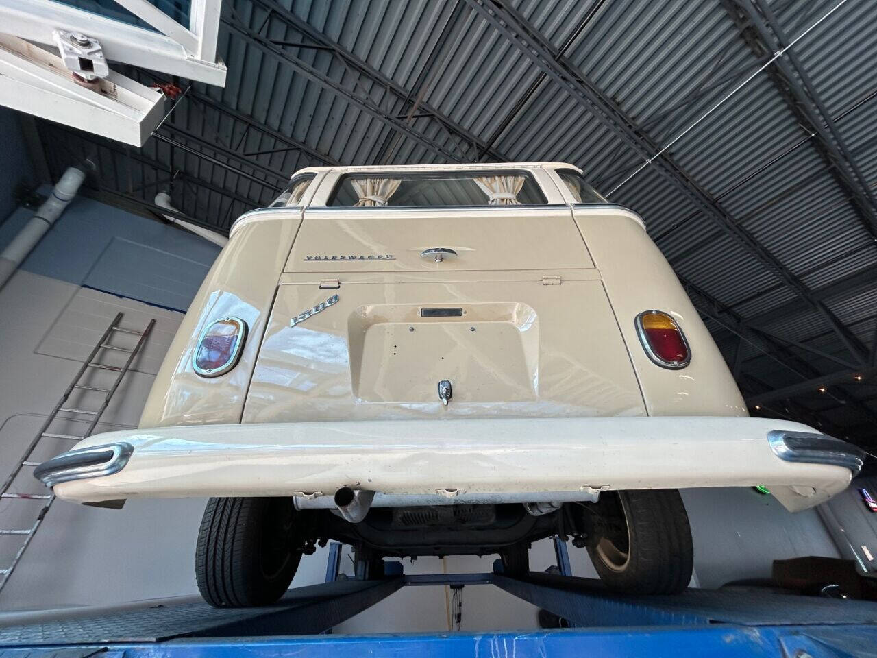 Volkswagen-Type-II-1972-30