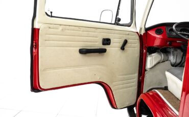 Volkswagen-Type-II-Bus-1975-Other-14