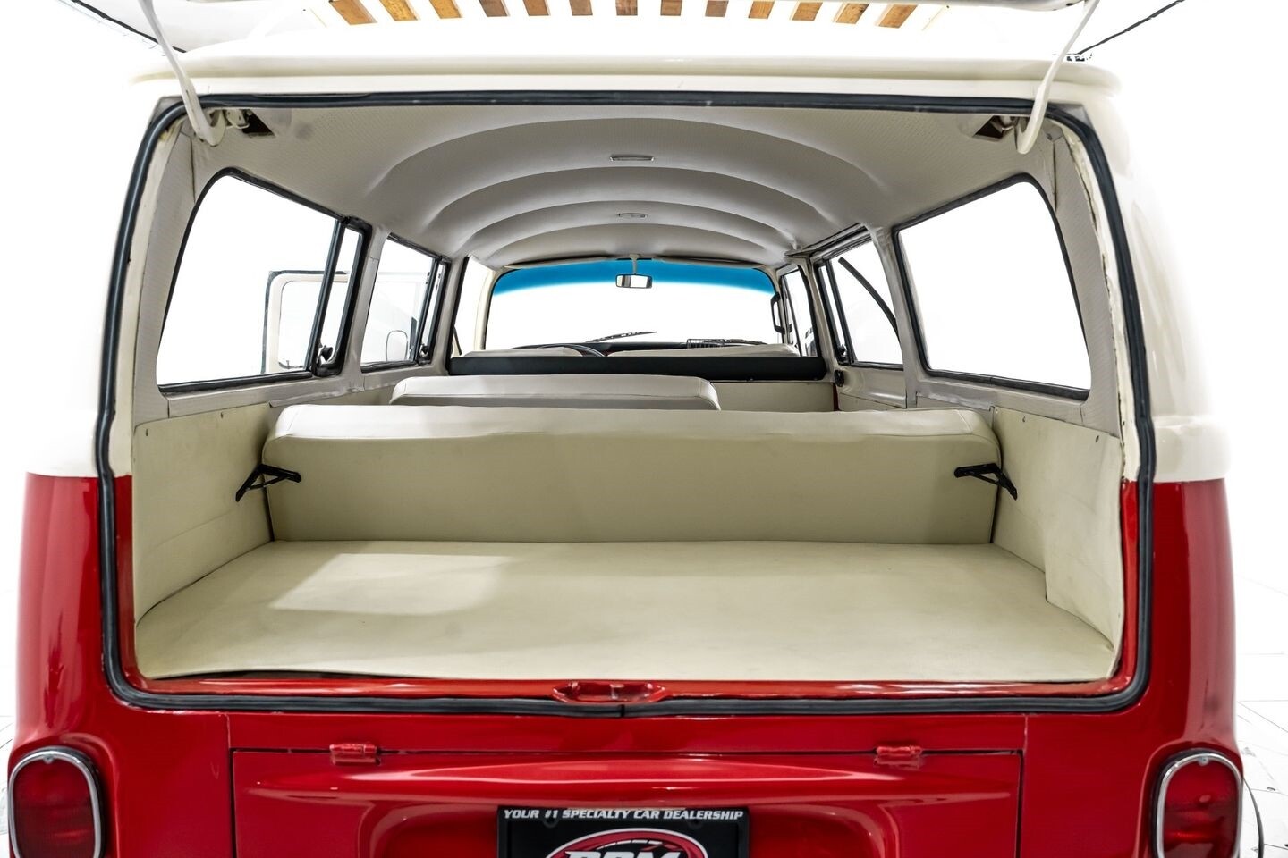 Volkswagen-Type-II-Bus-1975-Other-17