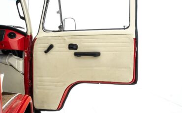 Volkswagen-Type-II-Bus-1975-Other-22