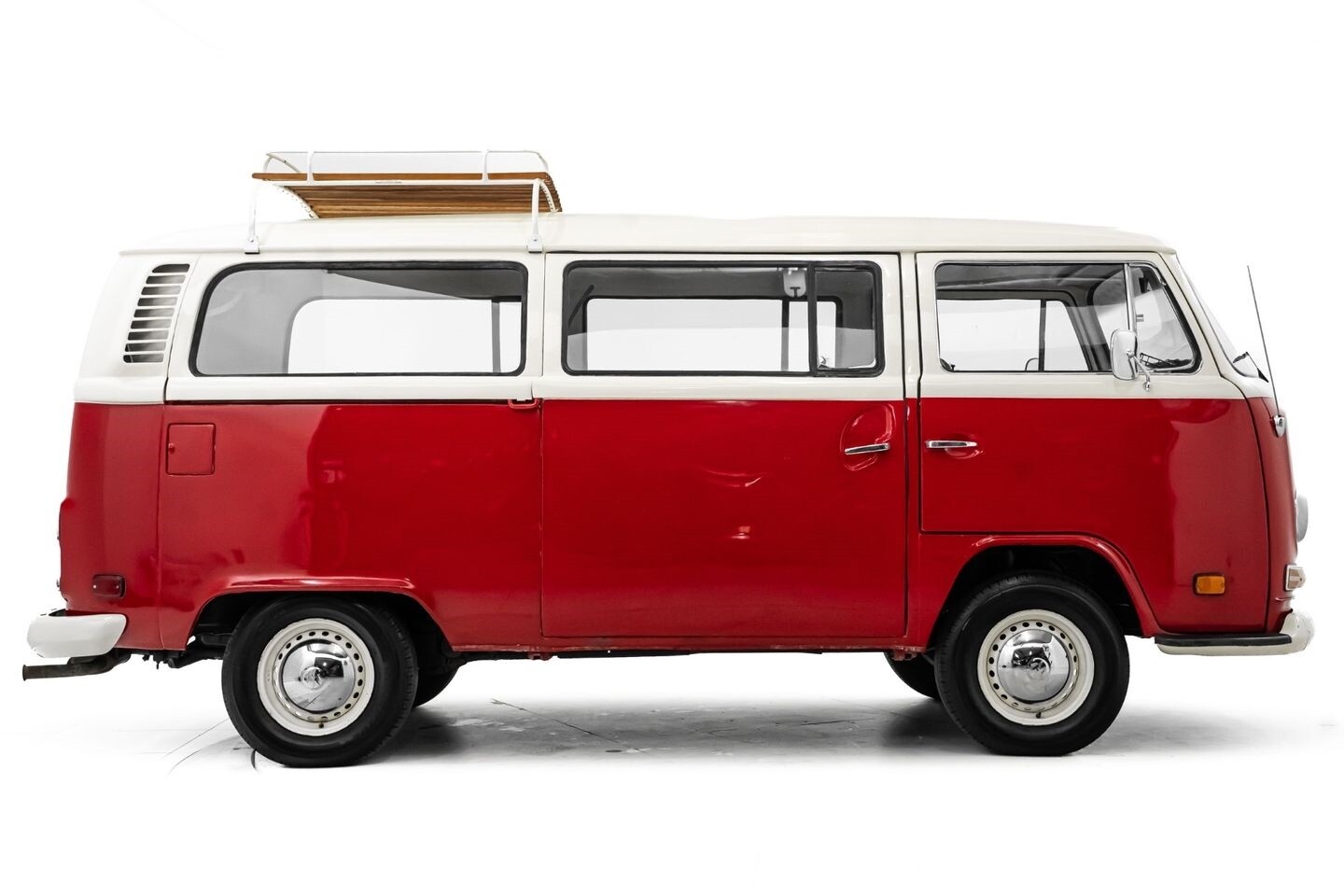 Volkswagen-Type-II-Bus-1975-Other-4