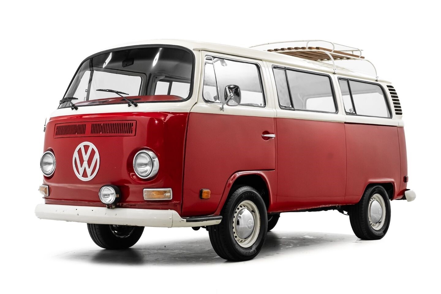 Volkswagen-Type-II-Bus-1975-Other-7