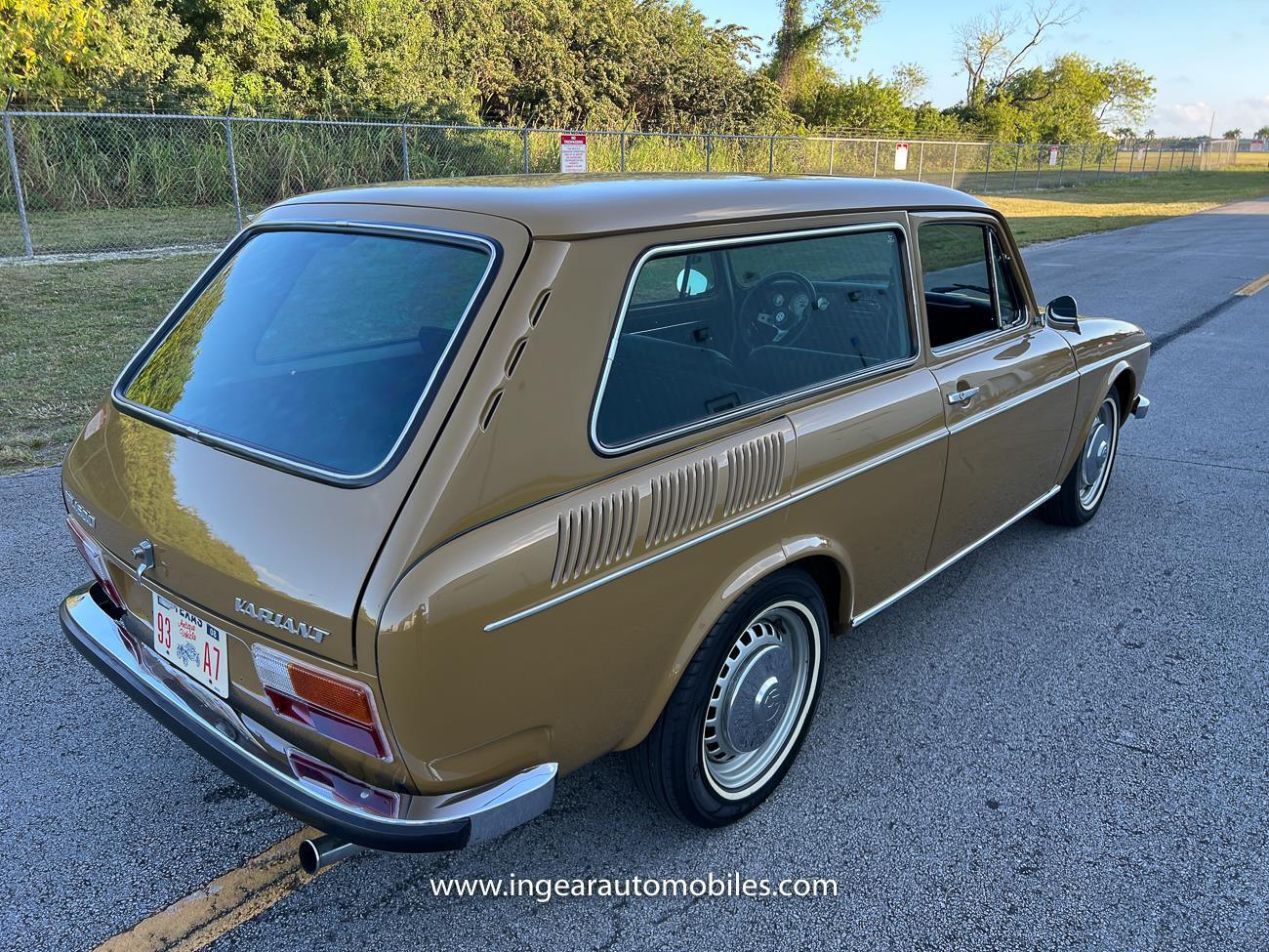 Volkswagen-VW-Variant-squareback-1976-coupe-17