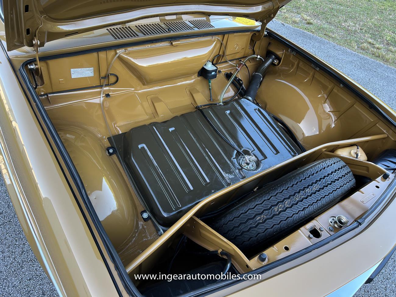 Volkswagen-VW-Variant-squareback-1976-coupe-7