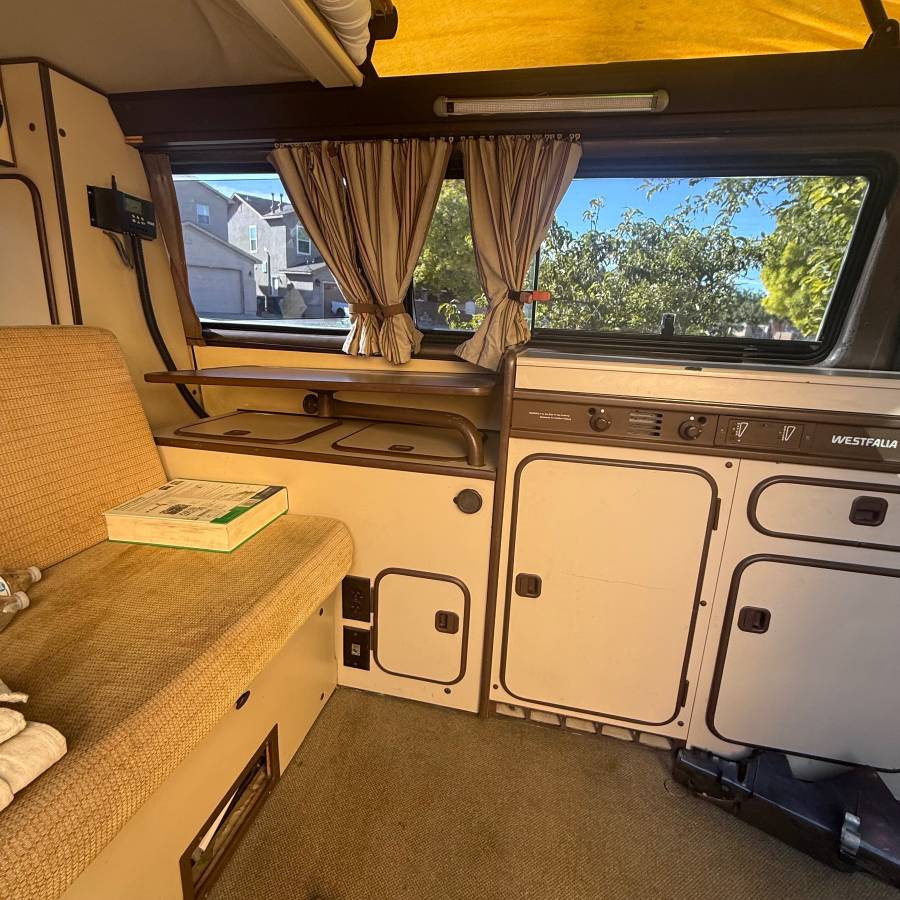 Volkswagen-Van-wagon-t2-1986-grey-3