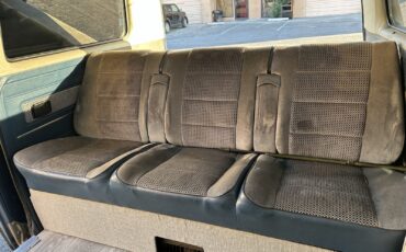 Volkswagen-Vanagon-1984-8