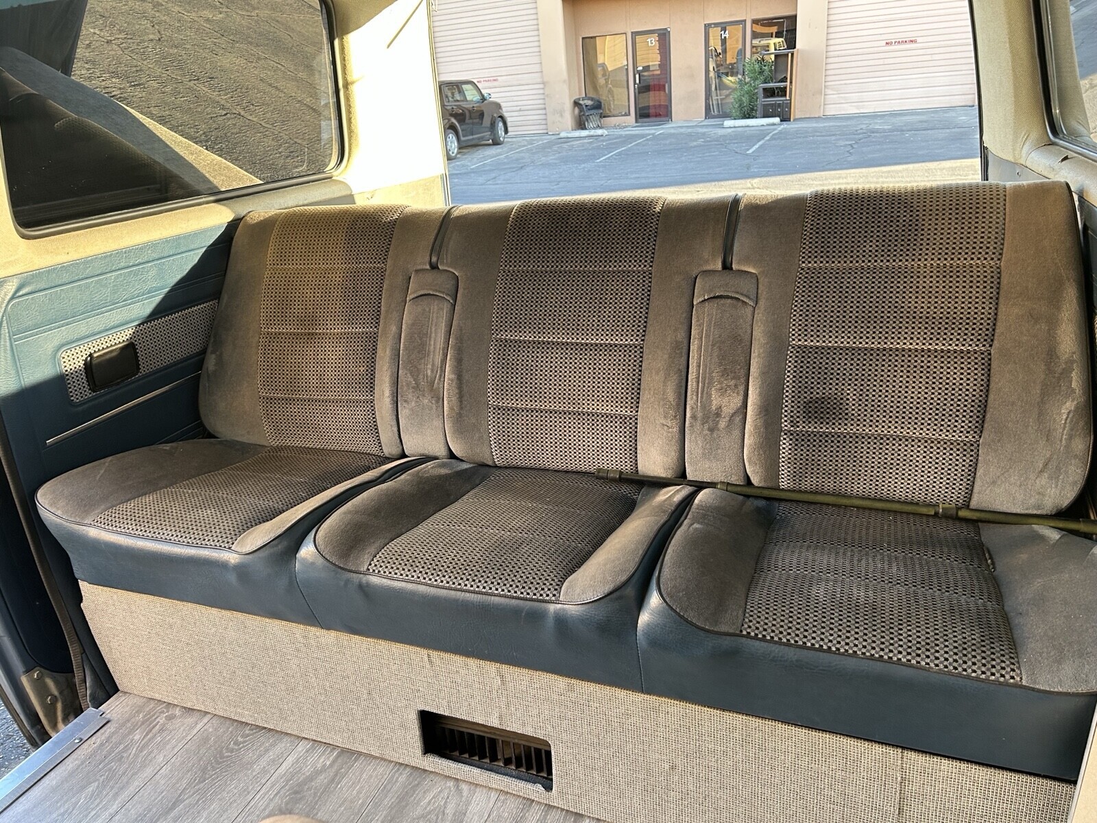 Volkswagen-Vanagon-1984-8