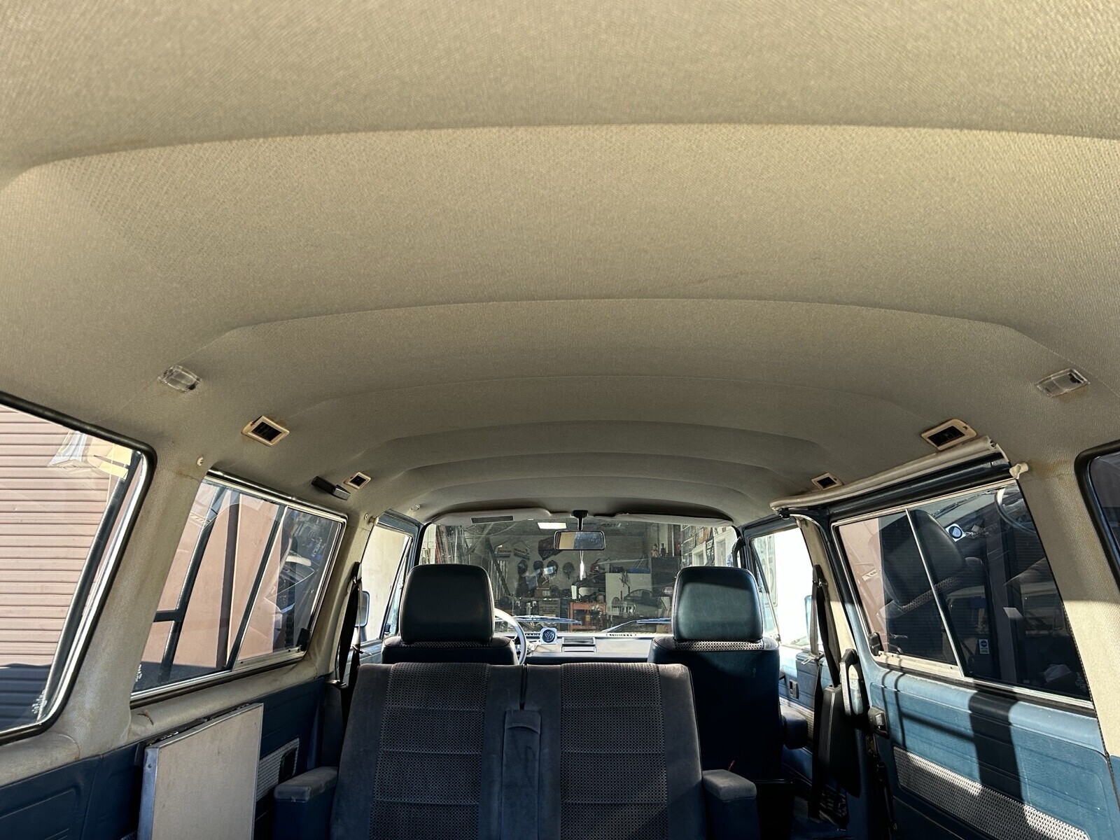 Volkswagen-Vanagon-1984-9