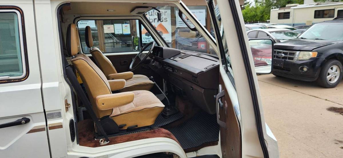 Volkswagen-Vanagon-1984-white-13