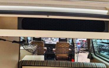 Volkswagen-Vanagon-1984-white-7